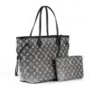 شنطة - Louis Vuitton الجينز